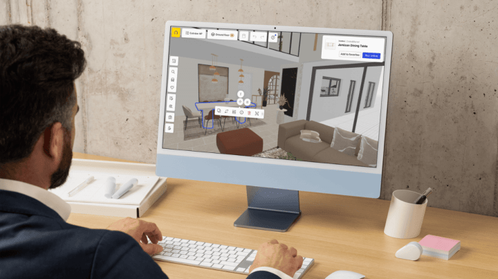 Un professionnel du design dessine un plan de maison avec Homebyme